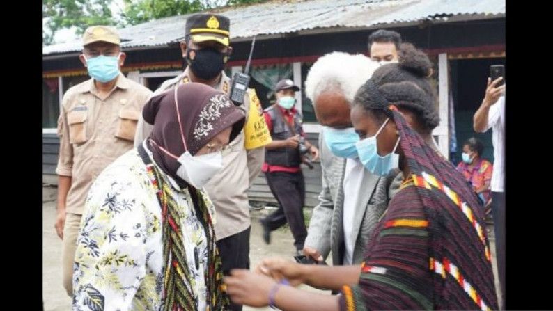 Usai Dituding Rasis, Risma: Saya Dipanggil 'Mama Papua' di Surabaya