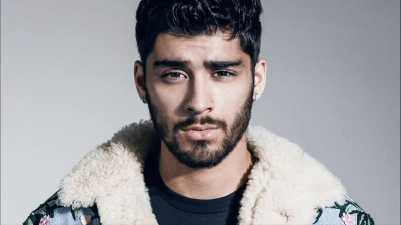 Kaki Zayn Malik Terlindas Ban Mobil Sepulang Paris Fashion Week - Era.id