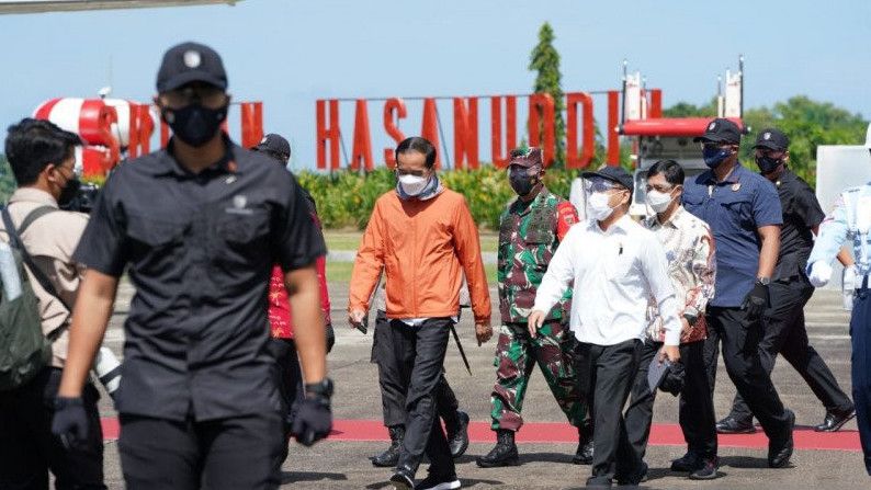 Unik! Jokowi ke Makassar, Jalanan Ini Langsung Diperbaiki, Padahal Rusaknya Sudah Lama