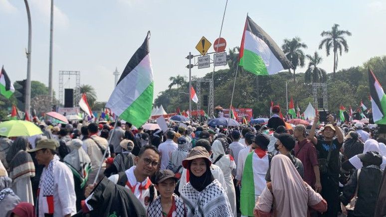 Ribuan Warga Gelar Aksi Bela Palestina di Patung Kuda Jakarta