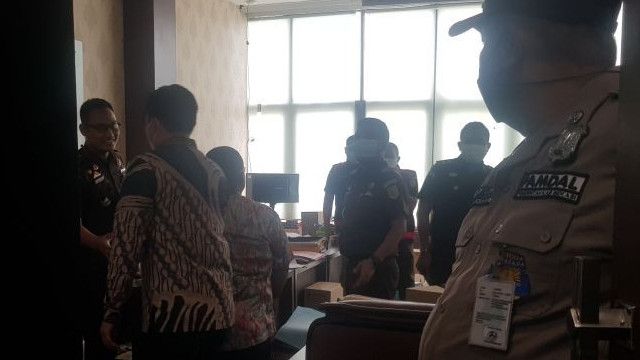 Dua Auditor Terjerat OTT, Kejaksaan Geledah BPK Kabupaten Bekasi