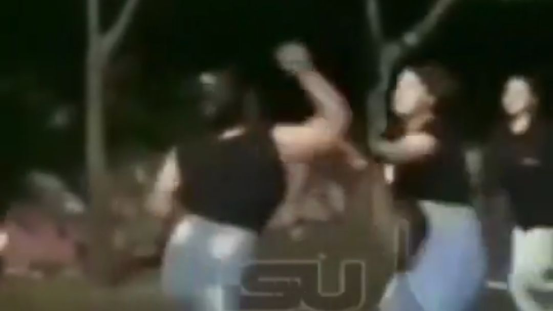 Dua Geng Perempuan di Semarang Baku Hantam Sambil Bawa Sajam