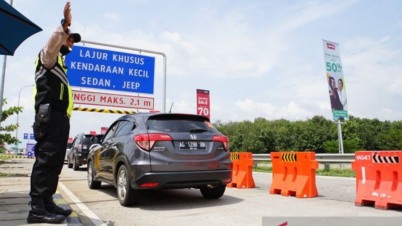 Situasi Terkini Tol Japek, Petugas Sempat Buka Tutup Rest Area KM 57 karena Penuh