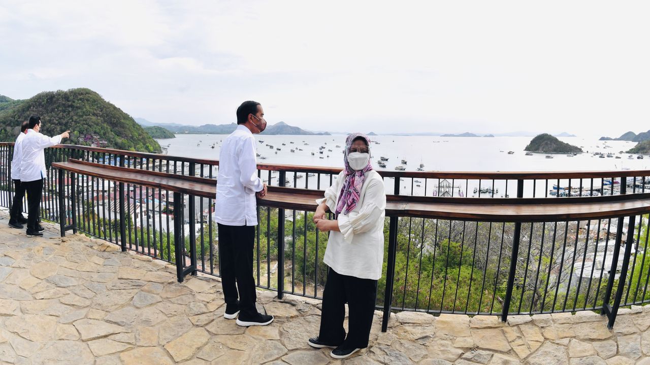 Momen Romantis Jokowi Menikmati Senja Bareng Iriana dari Tempat Terbaik di Labuan Bajo