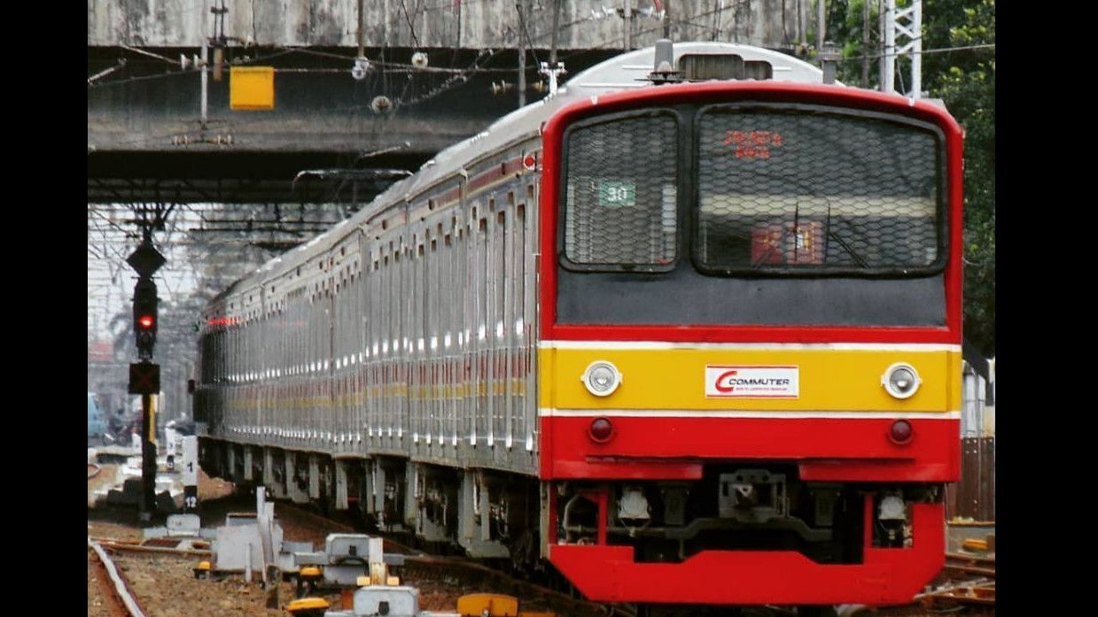 Catat! Naik KRL Kini Harus Bawa STRP