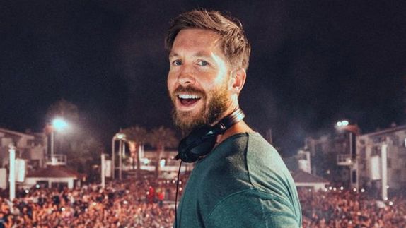 Setahun Pacaran, Calvin Harris Resmi Menikah dengan Penyiar Radio