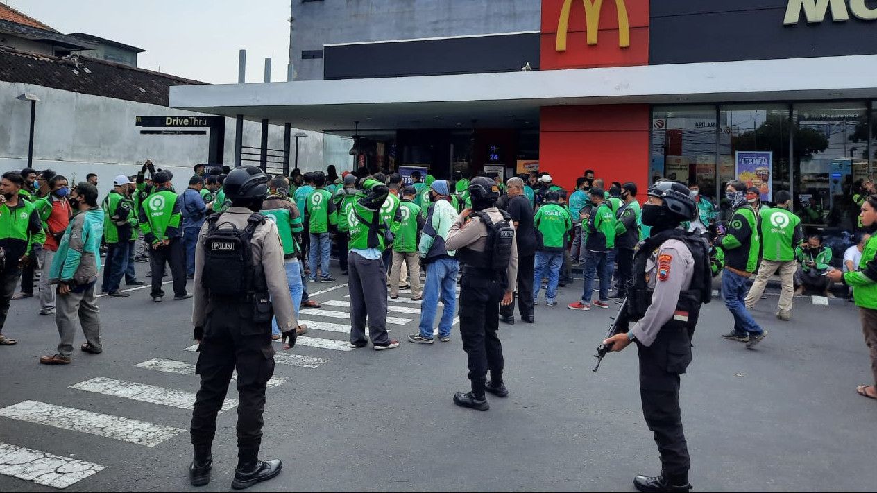 Wagub DKI Ancam Sanksi Tegas McDonald's Soal Kerumunan BTS Meal