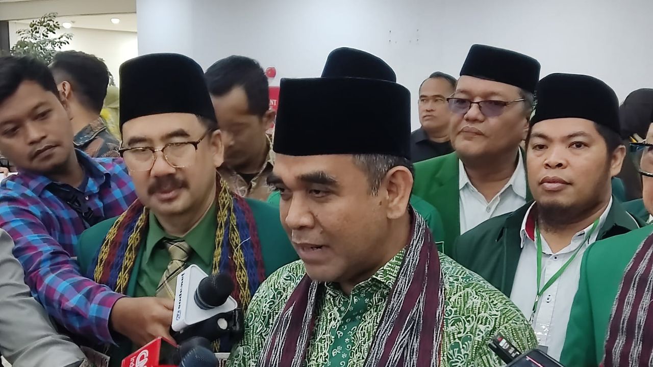 Gerindra Ungkap Alasan Prabowo Utus Jokowi Hadiri Pemakaman Paus Fransiskus