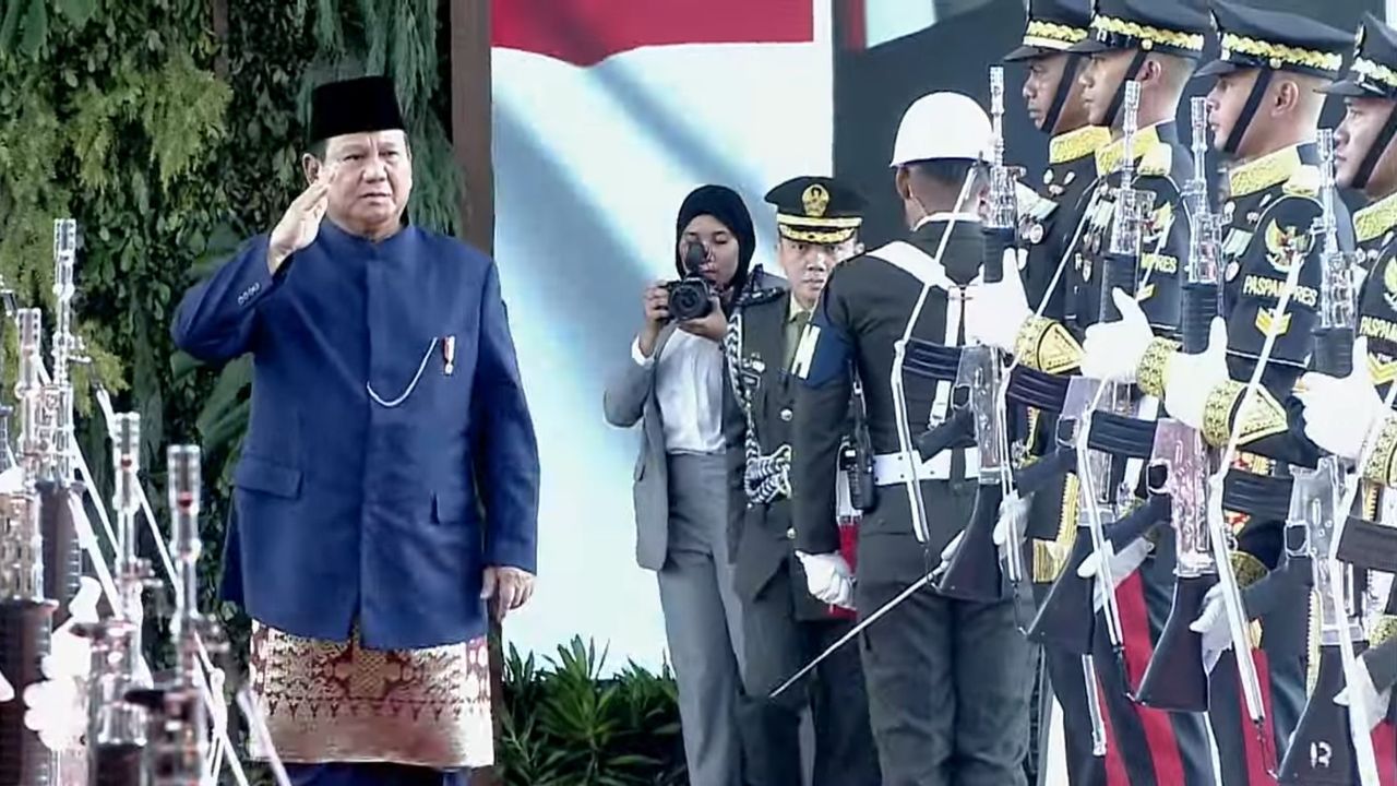 Tanpa Pendamping, Prabowo Tiba di Gedung Parlemen