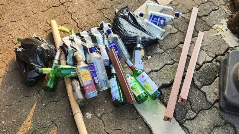 Hari Buruh di Semarang, Puluhan Botol Kosong hingga Potongan Kayu Disita Polisi