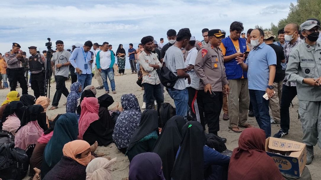 Ratusan Pengungsi Asal Rohingya Kembali Masuk Indonesia Melalui Perairan Aceh