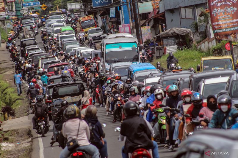 Tukang Parkir Liar di Kawasan Puncak Catut Logo Dishub Bogor