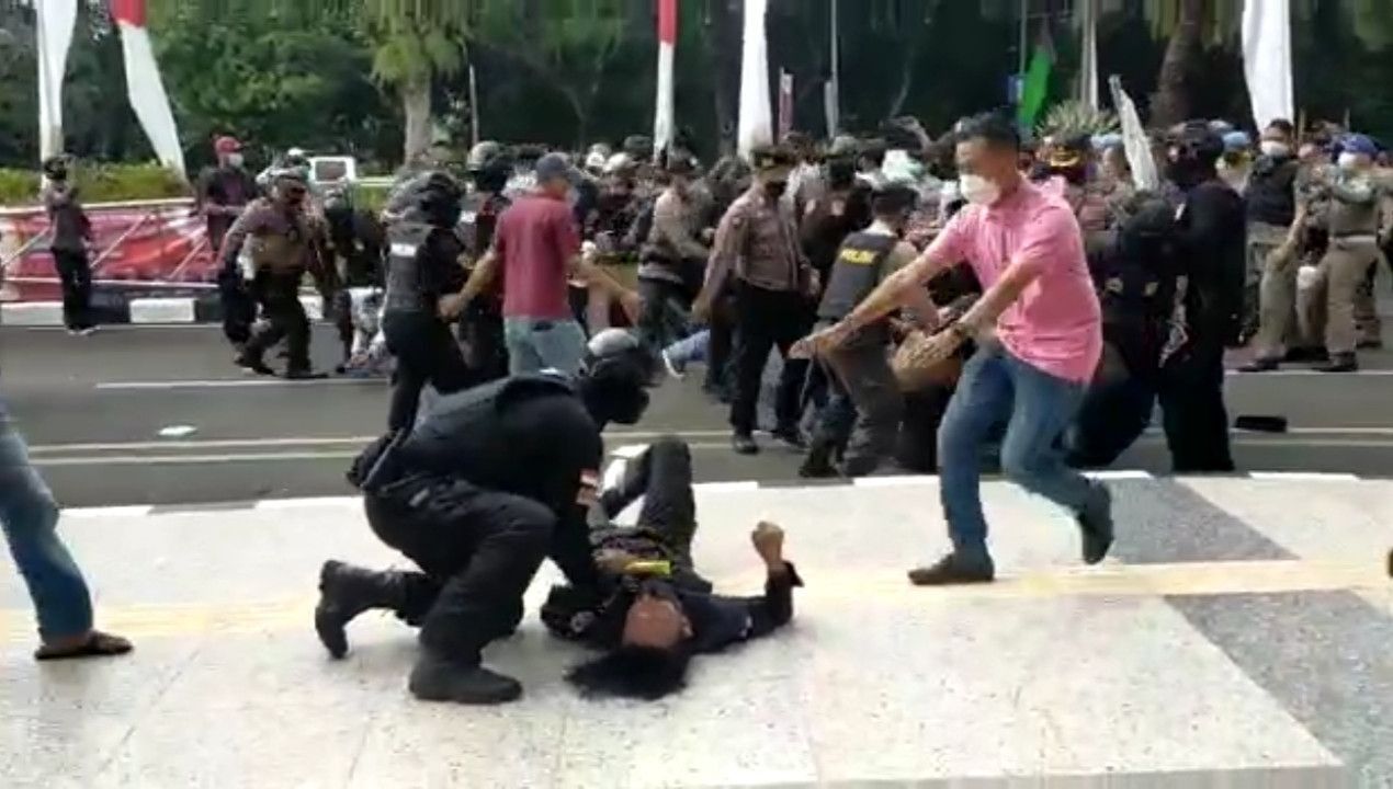 Aparat Banting Mahasiswa di Tangerang, Komnas HAM: Pelaku Kekerasan Harus Disanksi Tegas!