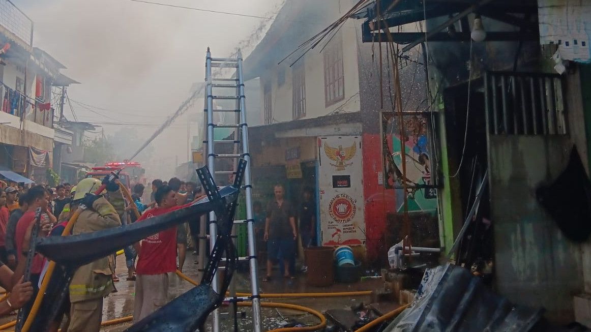 Tempat Laundry di Jakut Terbakar, Ayah dan Anak Luka-Luka