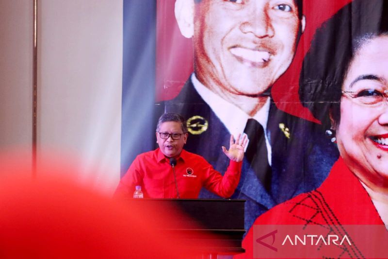 PDIP Dikabarkan Larang Ganjar ke Luar Kota, Hasto: Tidak!