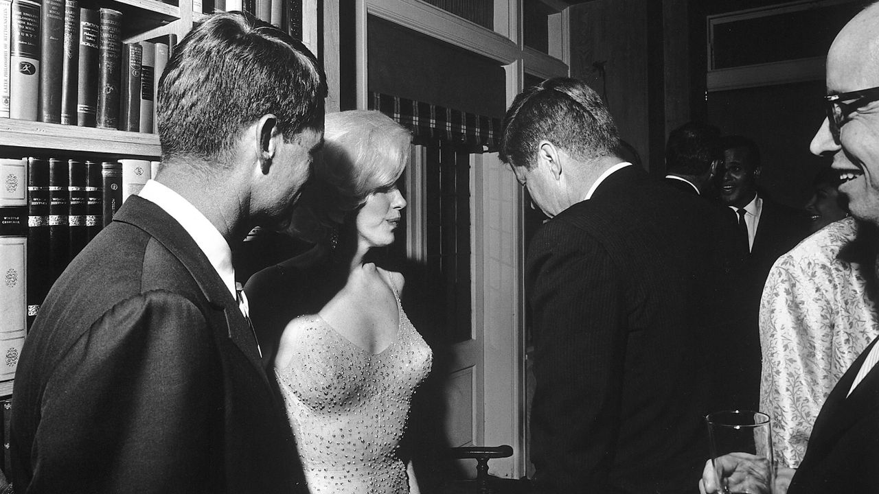 Misteri Kematian Marilyn Monroe: Overdosis, Psikiatris, dan Kennedy Bersaudara