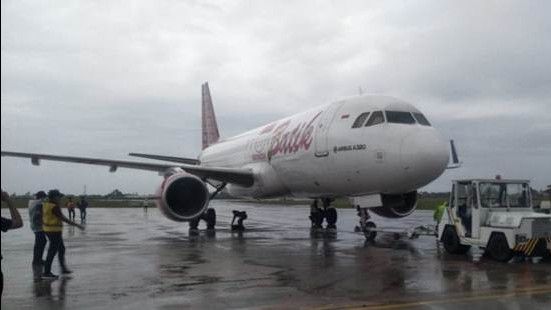 Viral Kronologi Batik Air Tujuan Jakarta Mendarat Darurat di Bandara Jambi Setelah 20 Menit Terbang