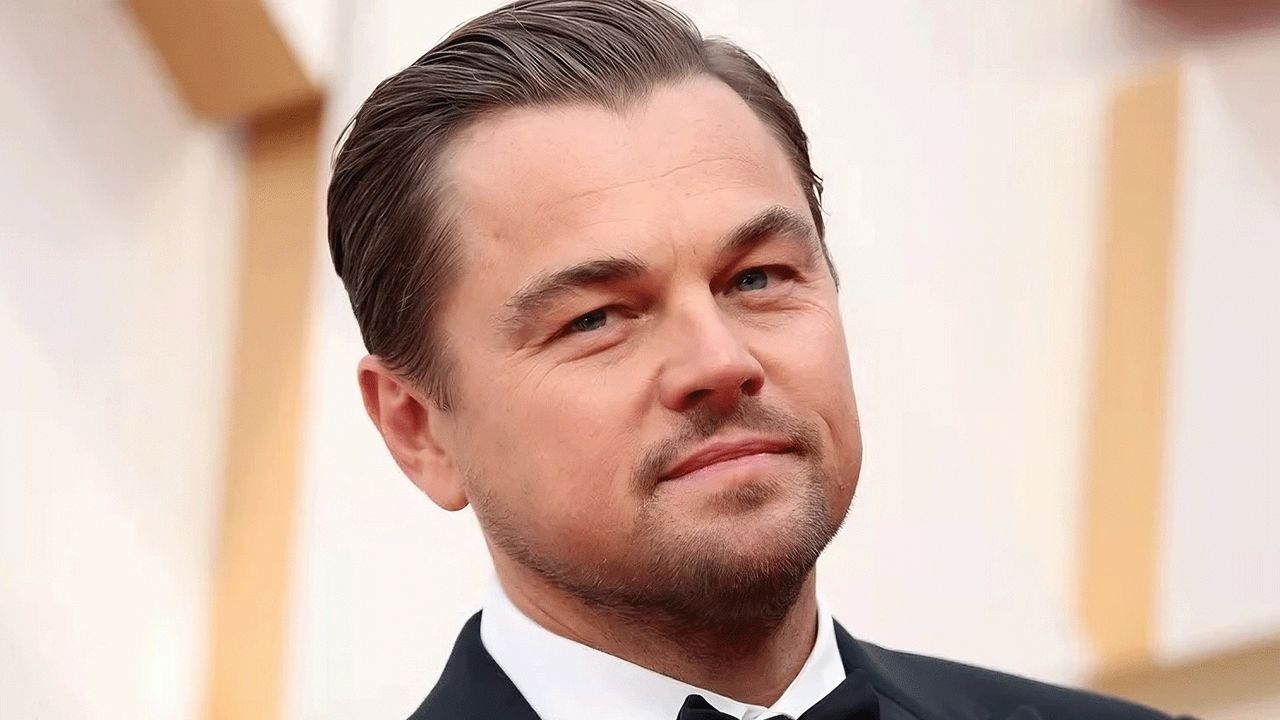 Asyik Berenang dengan Pacar, Leonardo DiCaprio Disengat Ubur-Ubur