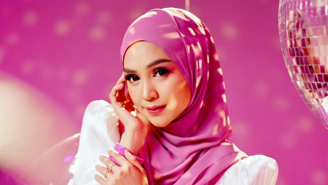 Rilis Lagu 'Merinding Disko' di Tengah Isu Keretakan Rumah Tangganya, Ria Ricis Panen Hujatan: Tolong Sakit Kuping