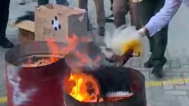 Lukai Hati Masyarakat Papua, Raja Juli Minta Maaf Soal Pembakaran Mahkota Cenderawasih - ERA.ID