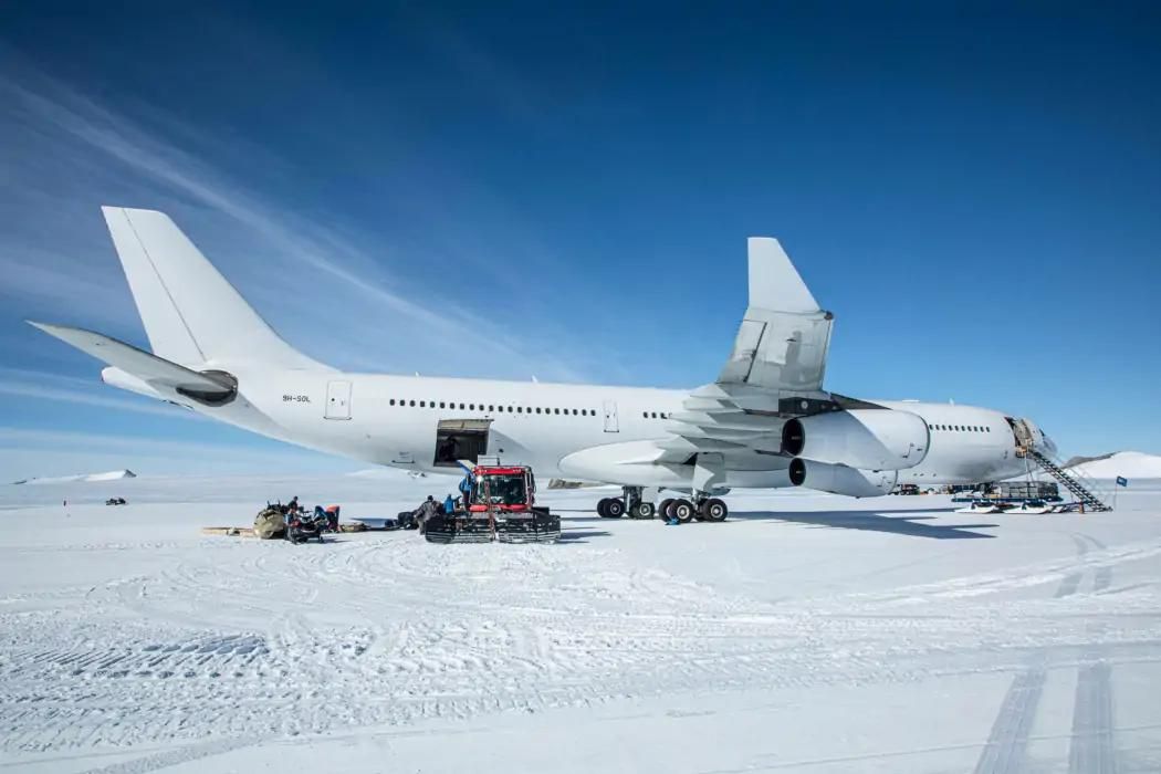 airbus a340 mendarat di antartika (Dok: Hifly)