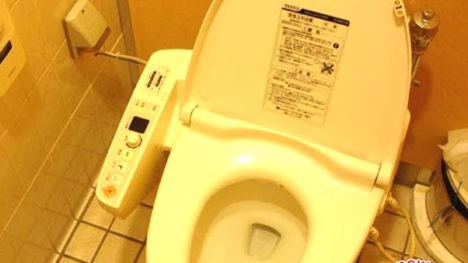 Sadis! Kecanduan Judi Online, Ayah Suruh Anaknya Minum Air WC