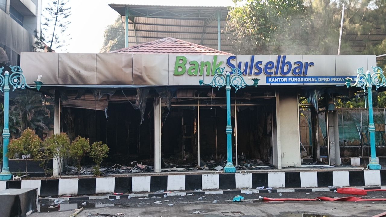 Demo DPRD Makassar, Uang Rp320 Juta di ATM Bank Sulsel Dibobol, 10 Pelaku Buron