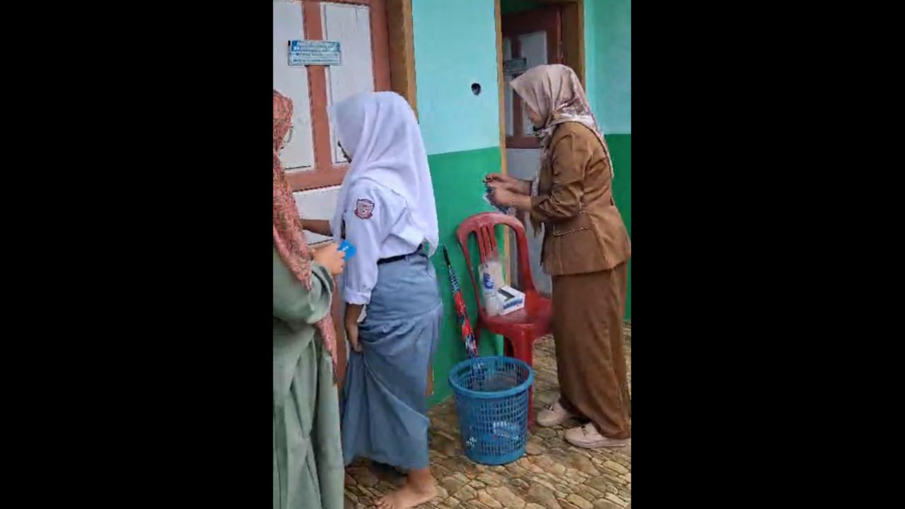 Viral Guru SMA di Cianjur Lakukan Tes Kehamilan ke Siswa Perempuan, Disdik Jabar: Tidak Ada Dasar Hukumnya!