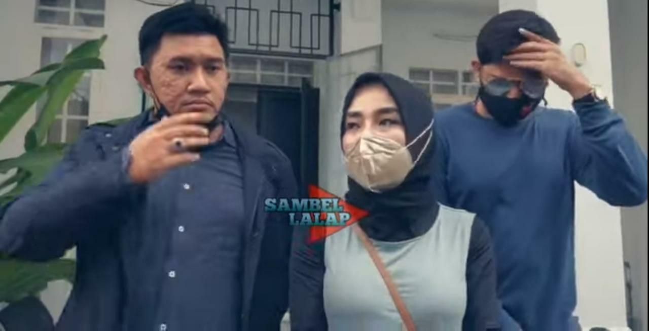 Medina Zein (Foto: YouTube/Sambel Lalap)