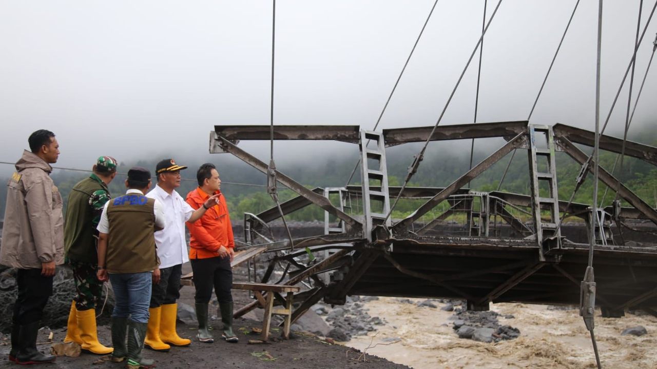 4 Jembatan Putus Akibat Diterjang Banjir Lahar Dingin di Lumajang Jawa Timur