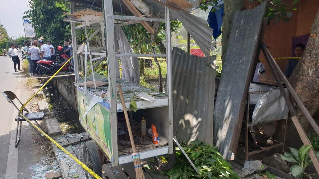 Akibat Ledakan di Banda Aceh, Gerobak Ayam Penyet Rusak Parah