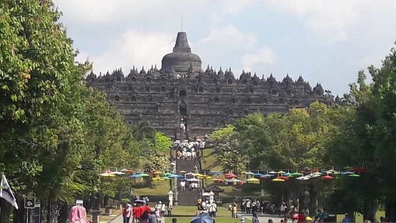 Mulai Siang Ini, Candi Borobudur Magelang Steril karena Ada Acara Ritual Keagamaan Para Biksu Thudong dari Thailand