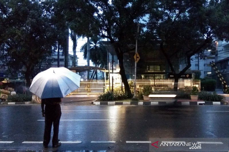 Cuaca Jakarta Kamis, Waspadai Hujan Disertai Petir