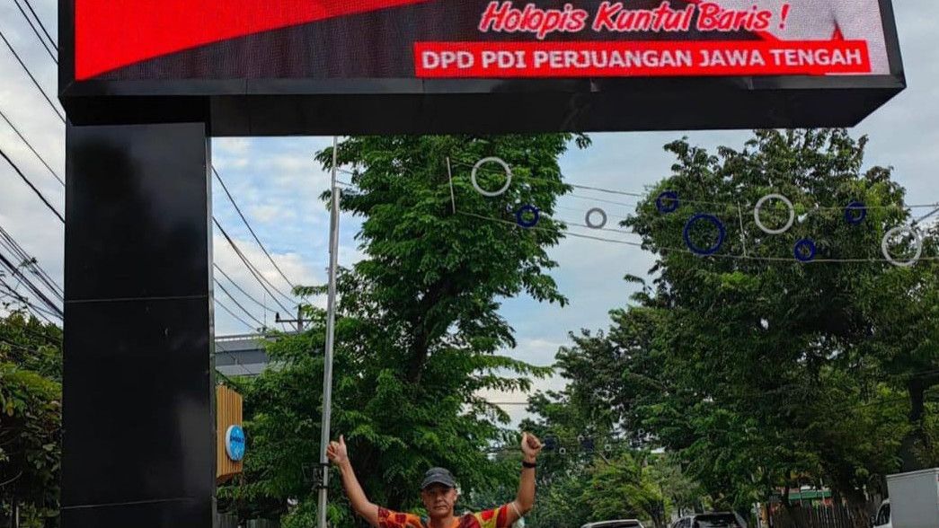 Komentari Ganjar Foto di Bawah Baliho Puan, Bambang Pacul: Mau Menang Hattrick Harus Ikut Barisan