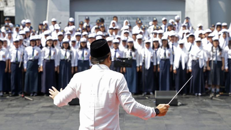 Mulai Senin Depan, Siswa di Surabaya Wajib Nyanyikan Lagu Indonesia Raya Setiap Hari