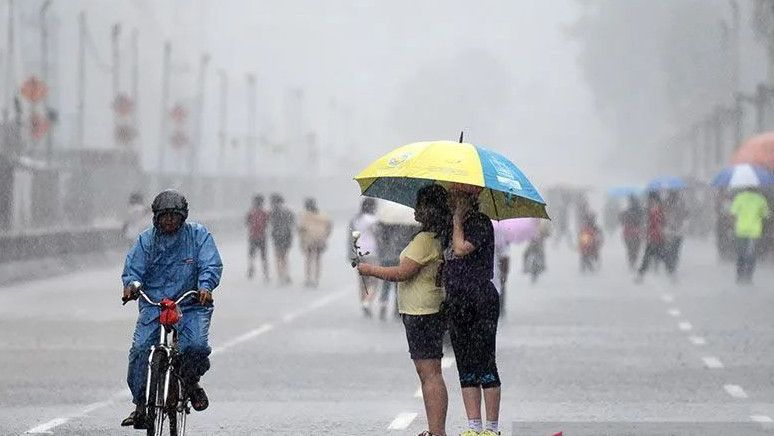 Waspada Jakarta Bakal Diguyur Hujan Disertai Angin Kencang Hari Ini