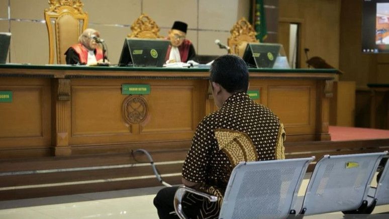 Hakim Vonis Mantan Wali Kota Bandung Yana Mulayan 4 Tahun Penjara Kasus Suap Pengadaan CCTV