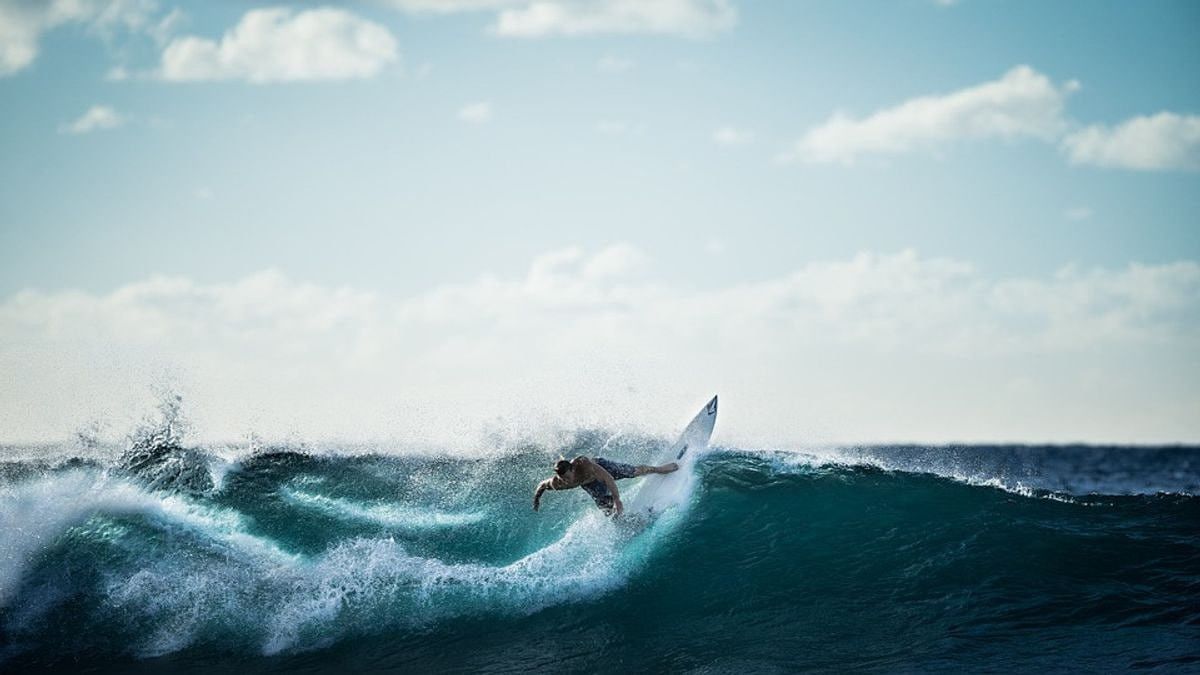 Lokasi Surfing di Indonesia yang Direkomendasikan untuk Anda