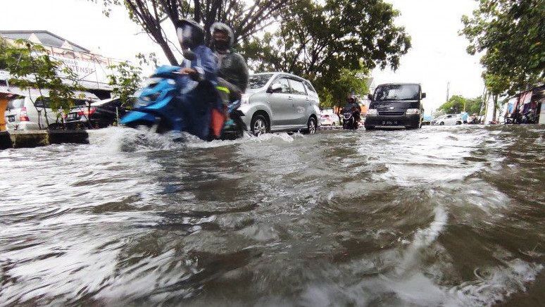 Hujan Lebat, 2 Ruas Jalan dan 2 RT di DKI Banjir, Ini Titiknya