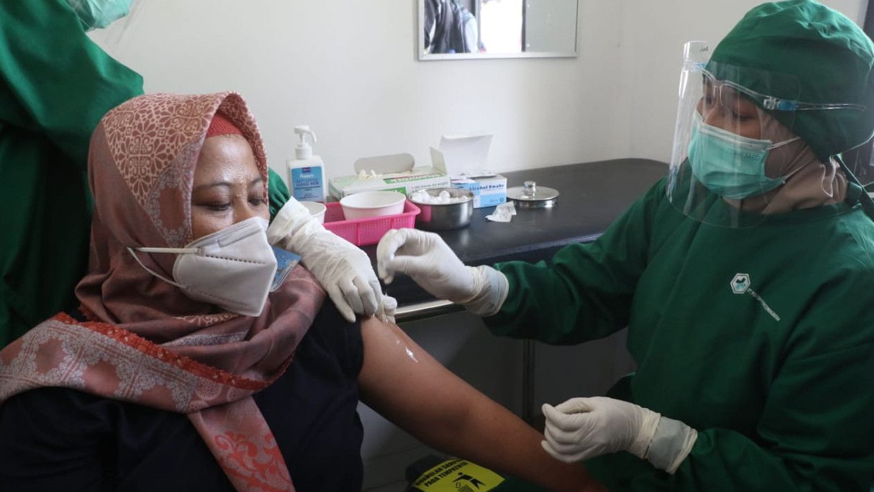 Kabar Baik! 31 Juta Orang Indonesia Sudah Disuntik Vaksin COVID-19