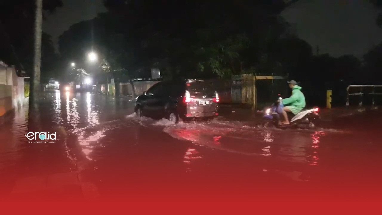 Hujan Deras Jalan Bujana Tirta Raya Tergenang Air