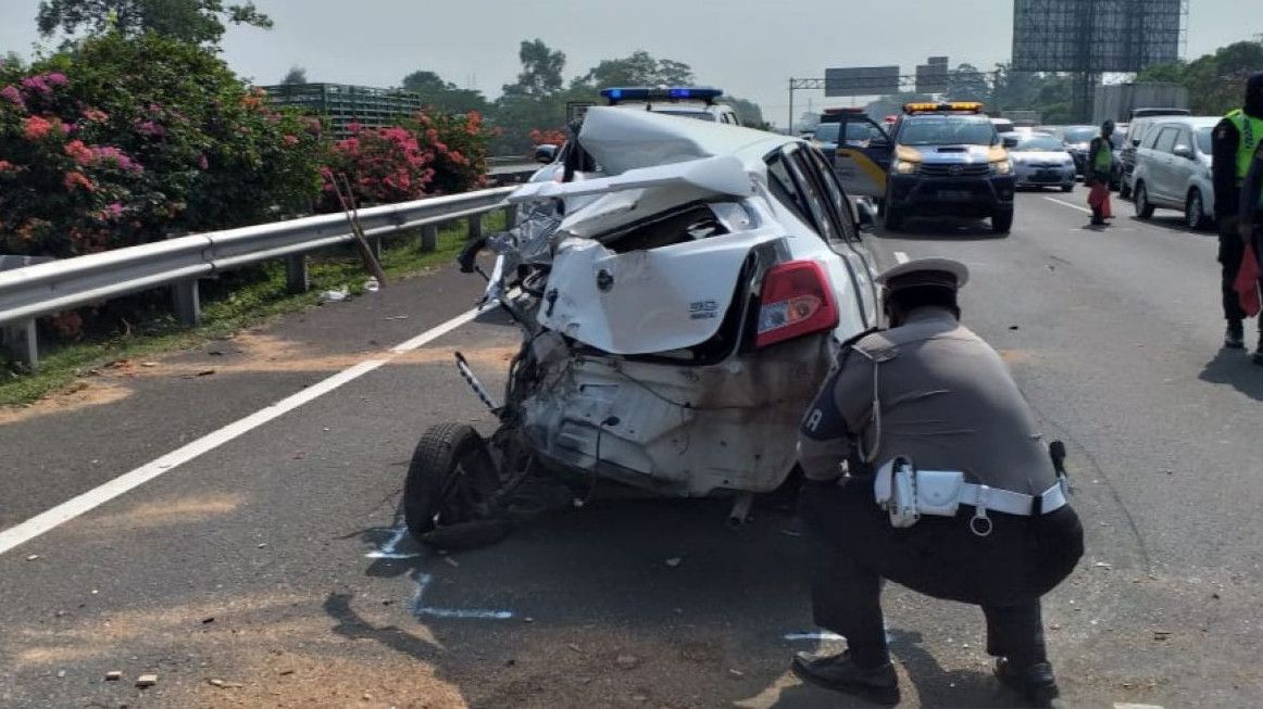 7 Kendaraan Alami Kecelakaan Beruntun di Tol Jagorawi Bogor