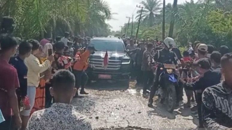 Usai Tinjau Lampung dan Jambi, Jokowi Tinjau Jalan Rusak di Sumatera Utara
