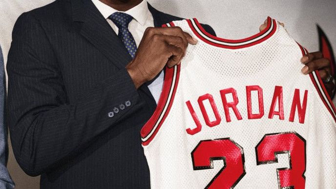 Jersey Pertama Michael Jordan di Chicago Bulls Dilelang, Berapa Harganya?
