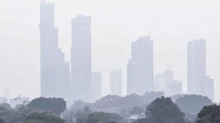 KLHK Terapkan Hujan Buatan hingga Uji Emisi Atasi Polusi Udara
