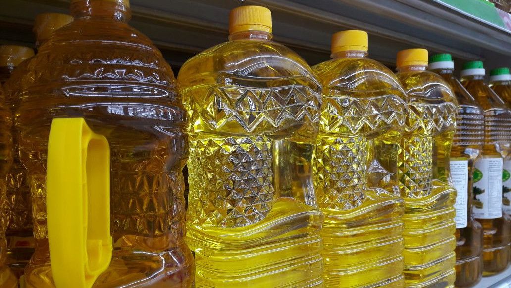 Ngeri, Polda Kalsel Temukan Puluhan Ribu Liter Minyak Goreng Ditimbun dalam Gudang