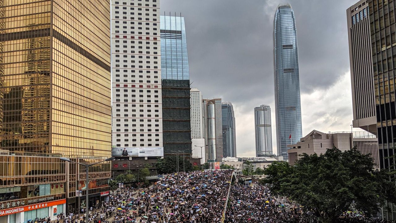 Aksi unjuk rasa Hong Kong