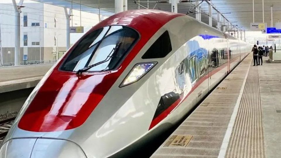 Utang Kereta Cepat Whoosh Ditanggung APBN, Apa Bahayanya?