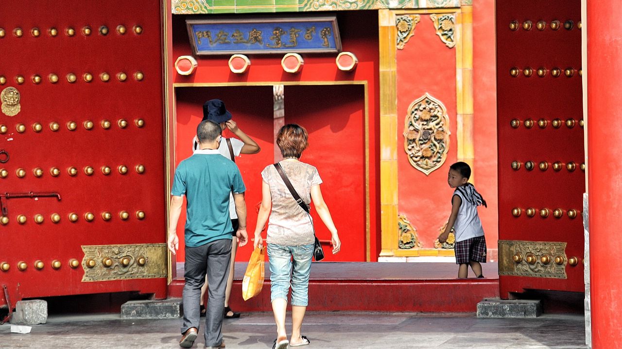 Mirip Lockdown Wuhan, Kota di China Diisolasi di Tengah Lonjakan COVID-19