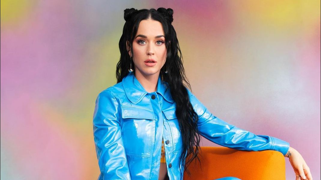 Viral Momen Mata Katy Perry Tertutup Sebelah Saat Konser, Netizen Duga Gegara Hal Ini